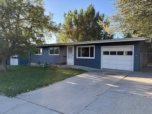 1921 W Odell Ave