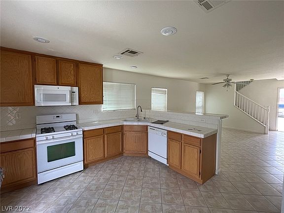 5th image of 518 Swiss Cottage Ave