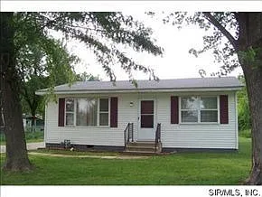 4121 South Dr photo 1
