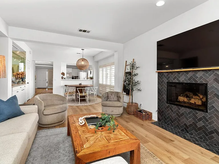 Sequoia Ave — Photo 9