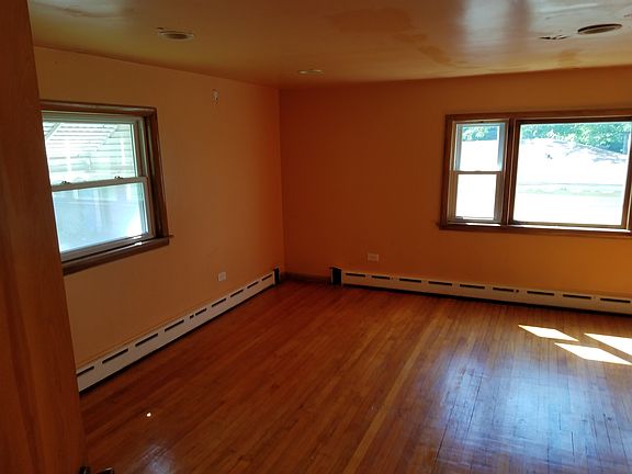 5th image of 14124 Winchester Ave
