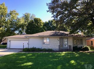 620 Plymouth St SW, Le Mars, IA 51031