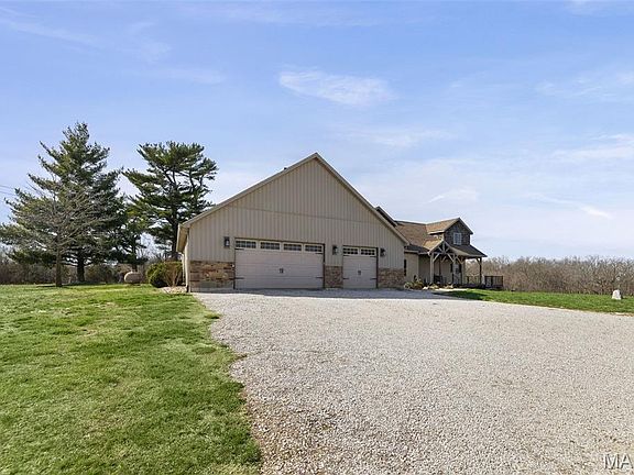 2nd image of 4242 Quirin Rd