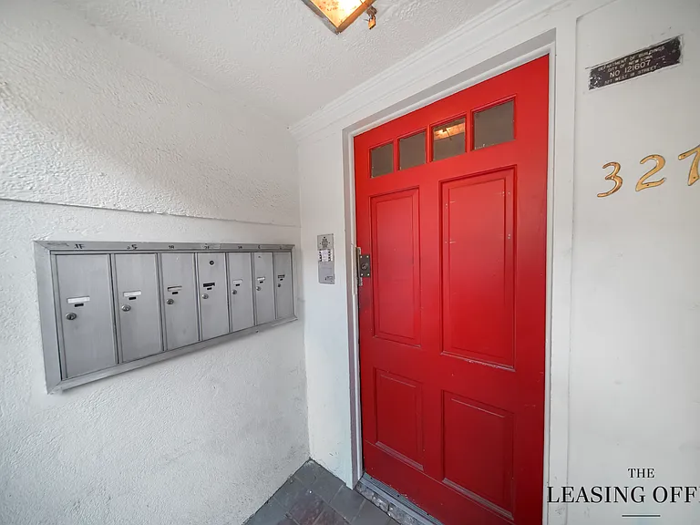 327 W 18th St #3 — Photo 10