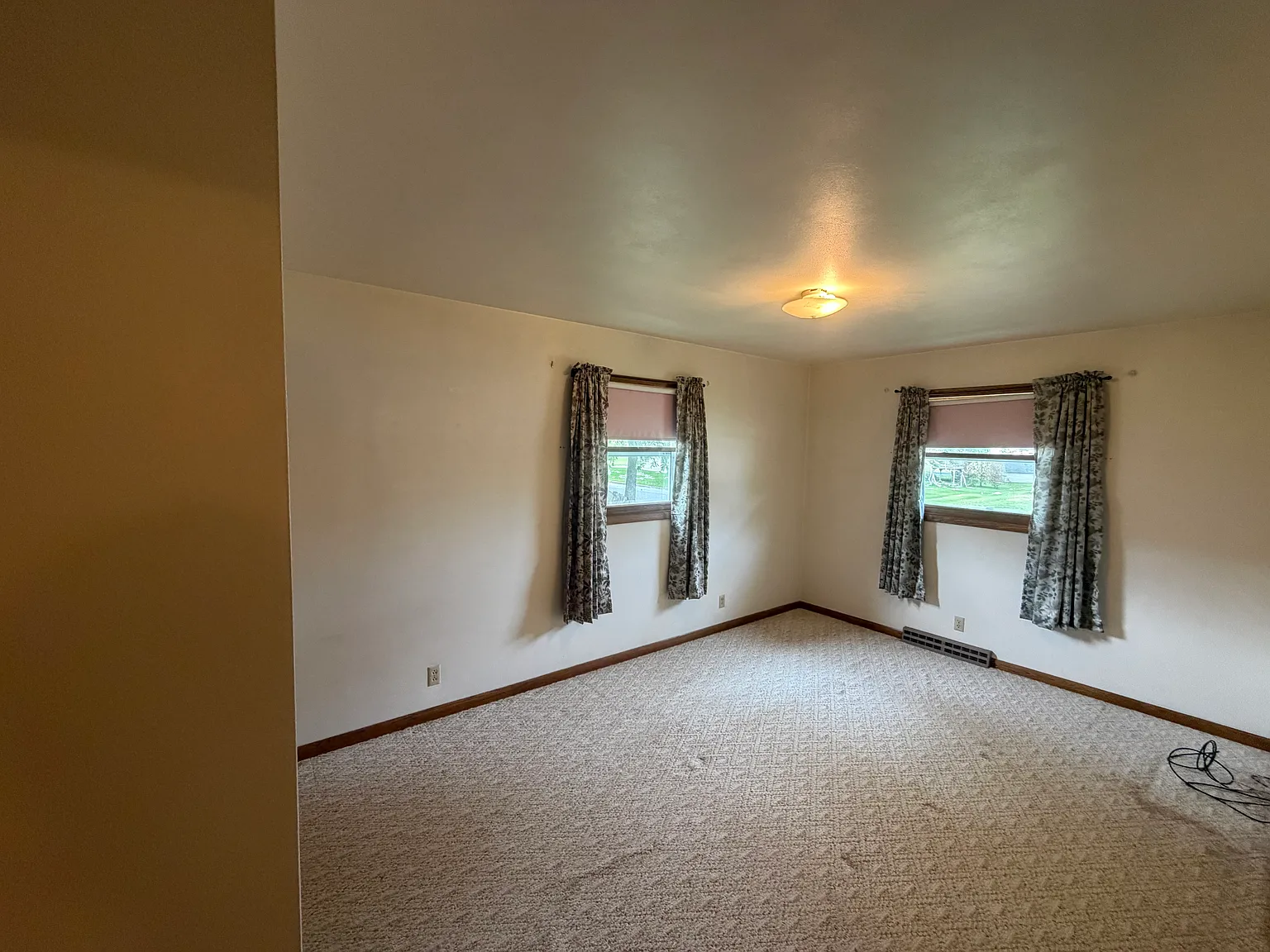 205 E Elm Street - Nathan Weaver — Photo 2