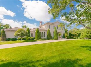 85 E Dundee Cir, Village Of Loch Lloyd, MO 64012