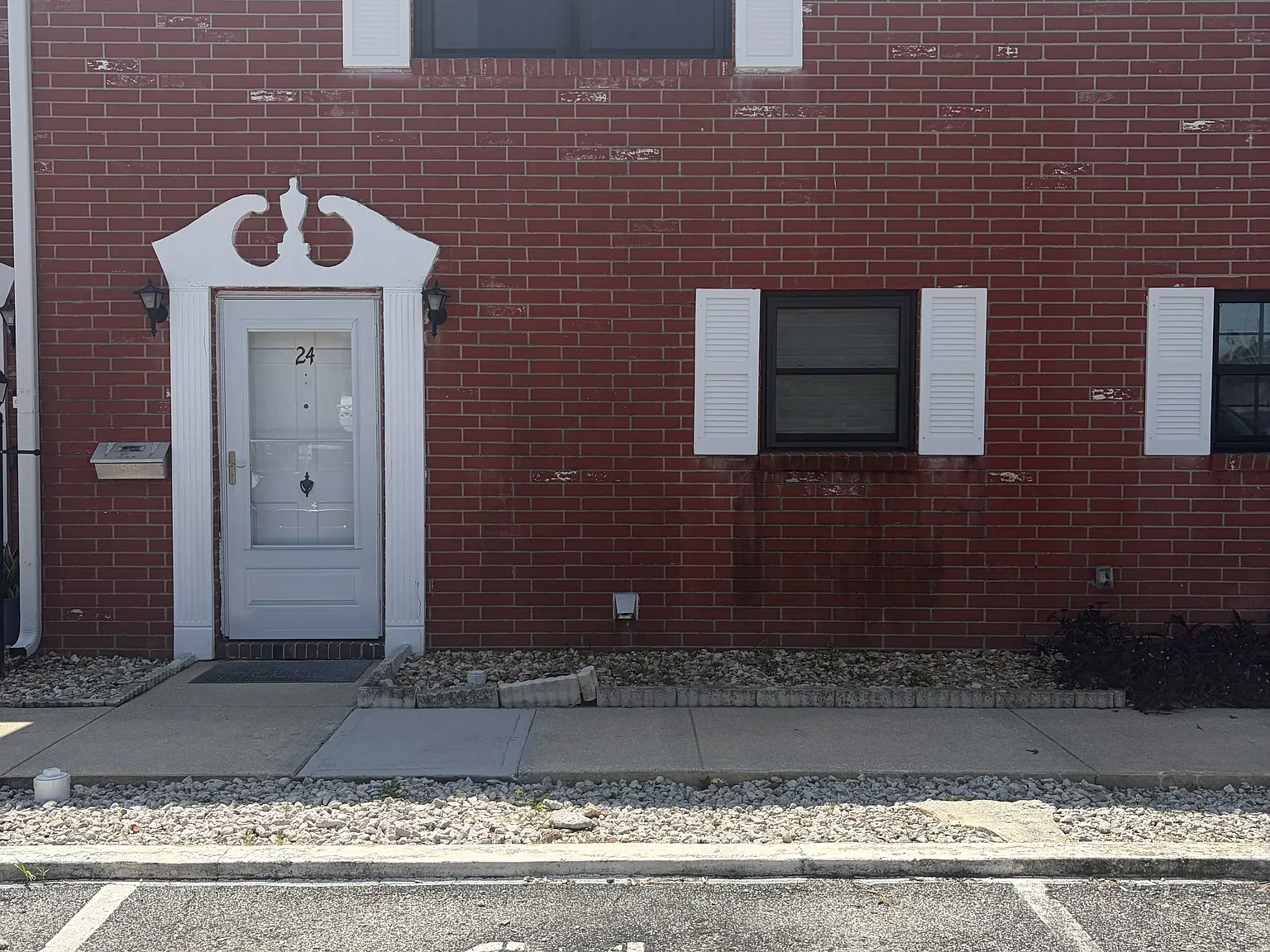 2 bed, 2.5 bath, 1386 sqft, $1,725 — Photo 1