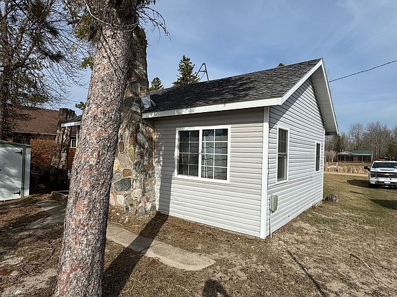 3rd image of 25845 Lou Rayne Beach Rd NE