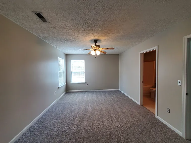 204 Lucille Dr — Photo 23
