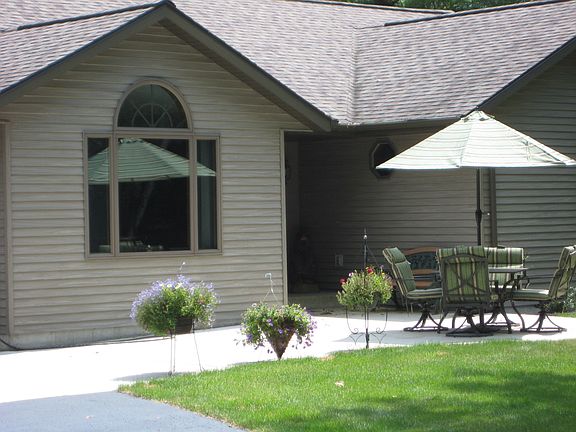 2nd image of W1672 River Oaks Dr