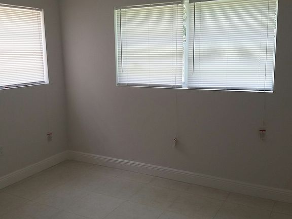 4th image of 16900 NW 25th Ct