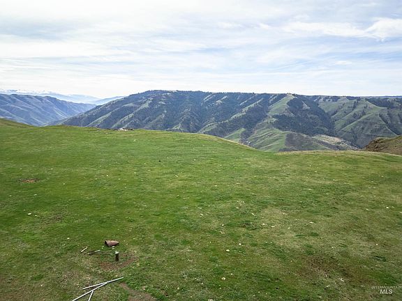 4th image of 9 Salmon River Canyon Ests