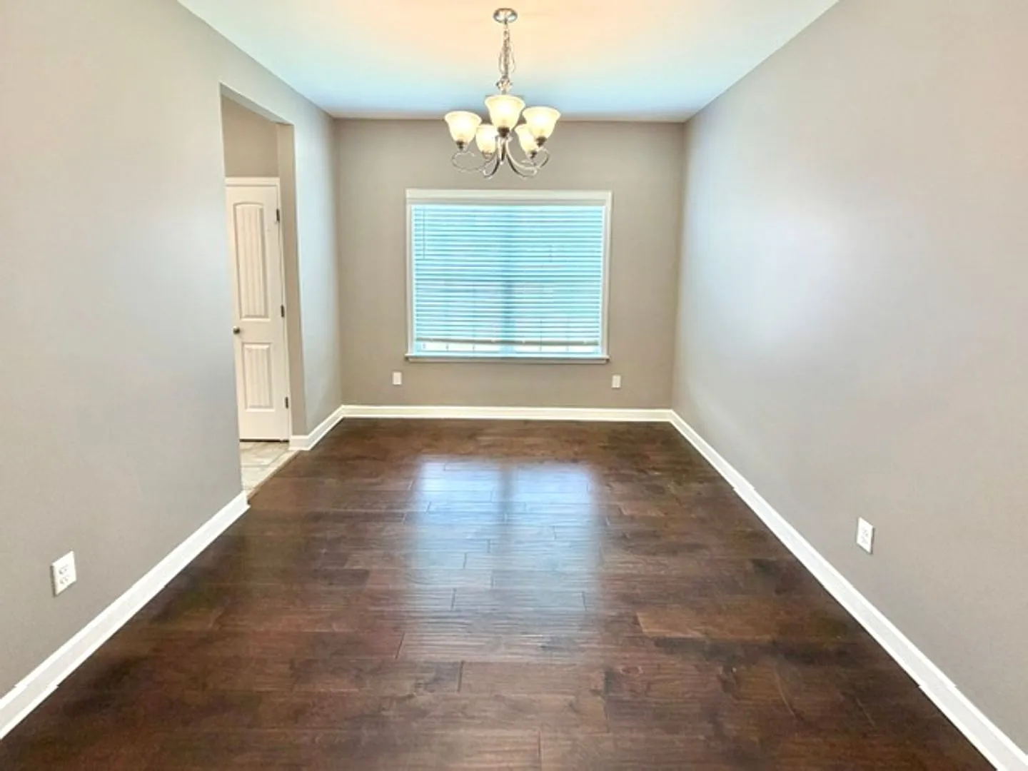 AinsleyCv8630 — Photo 4