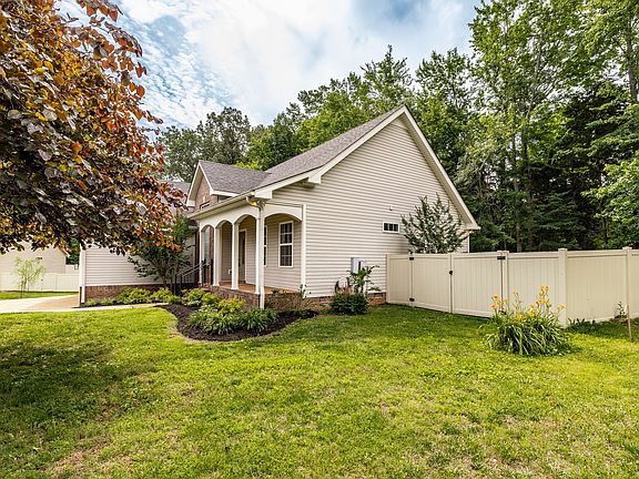 5th image of 120 Carrie Mae Cir