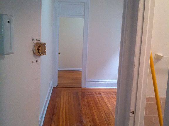 3rd image of 124 Sherman Ave APT 21