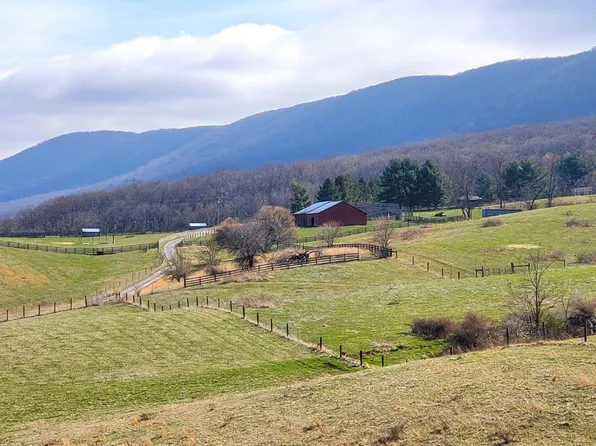 1696 Green Valley Rd, Peterstown, WV 24963