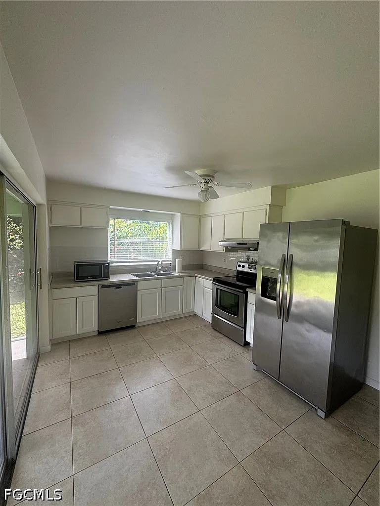 2 bed, 2.0 bath, 1268 sqft, $2,090 — Photo 2