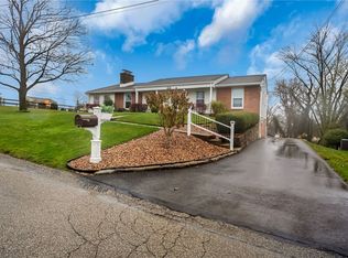 101 Lee Ridge Dr, Coraopolis, PA 15108