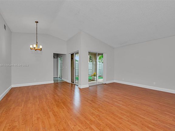 4th image of 1419 Cottonwood Cir #1419