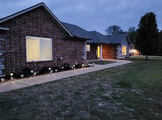 2203 Estates Dr, Grove, OK 74344