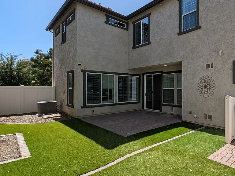 2632 S Tobin — Photo 40