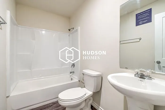 421 Meander St — Photo 11
