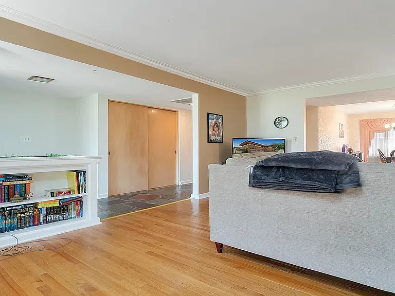 809 N Alpine Rd — Photo 29