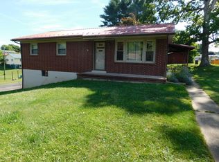 53 Cherry Blossom Ln, Galax, VA 24333