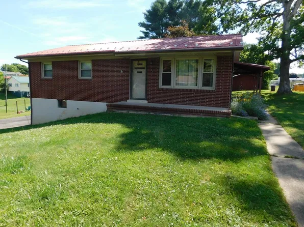 53 Cherry Blossom Ln, Galax, VA 24333