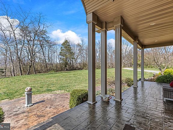 4th image of 190 Owl Hill Ln