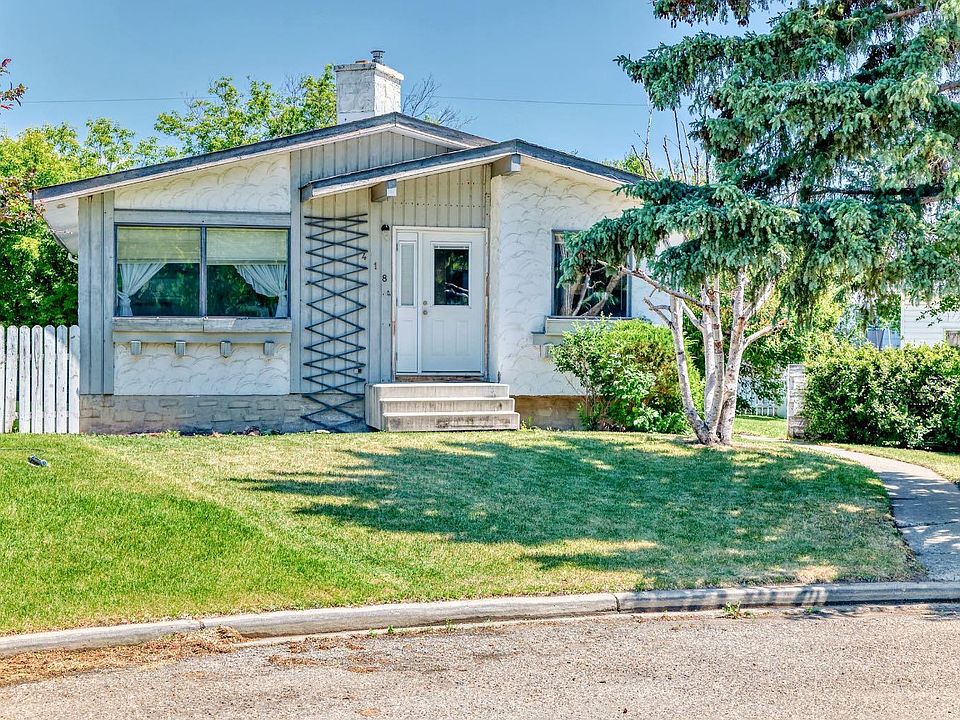 1st image of 418 Ellis Cres SE