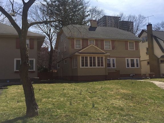 4th image of 50 Woodland Ave