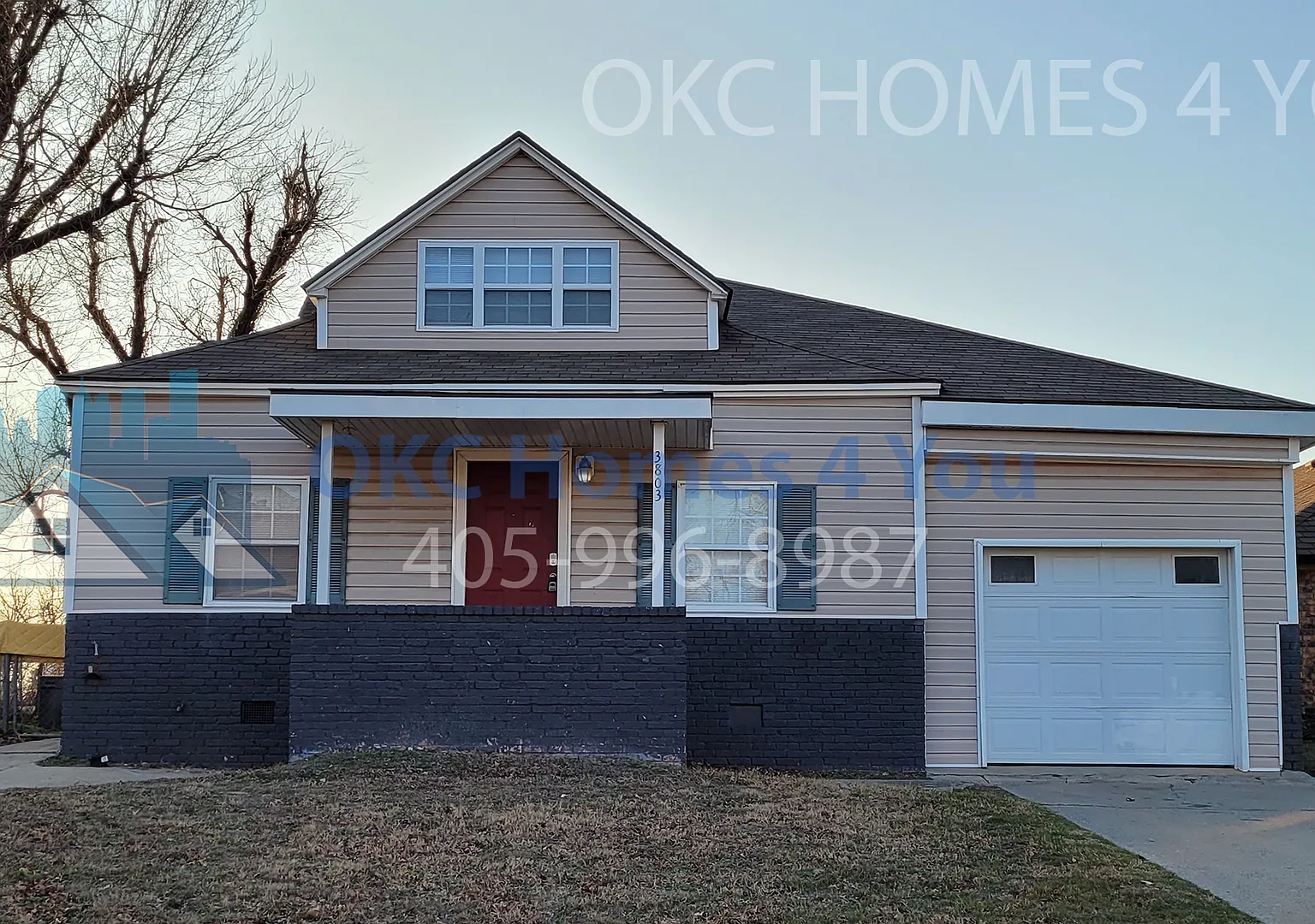 3 Bed Triplex with an Office in Bethany Schools! — Photo 1