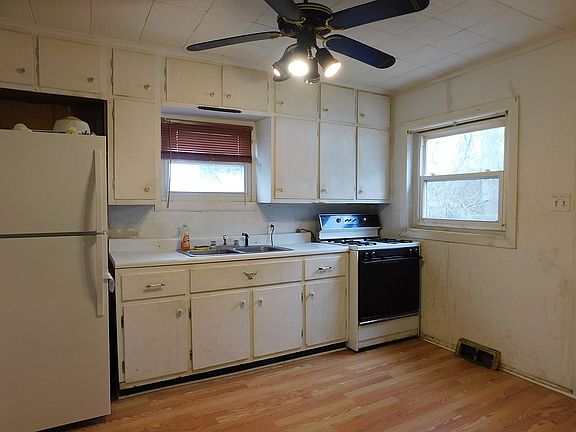 5th image of 3219 Kathleen Ave