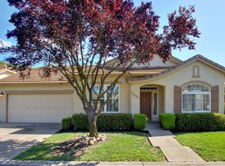 12048 Gold Pointe Ln, Gold River, CA 95670