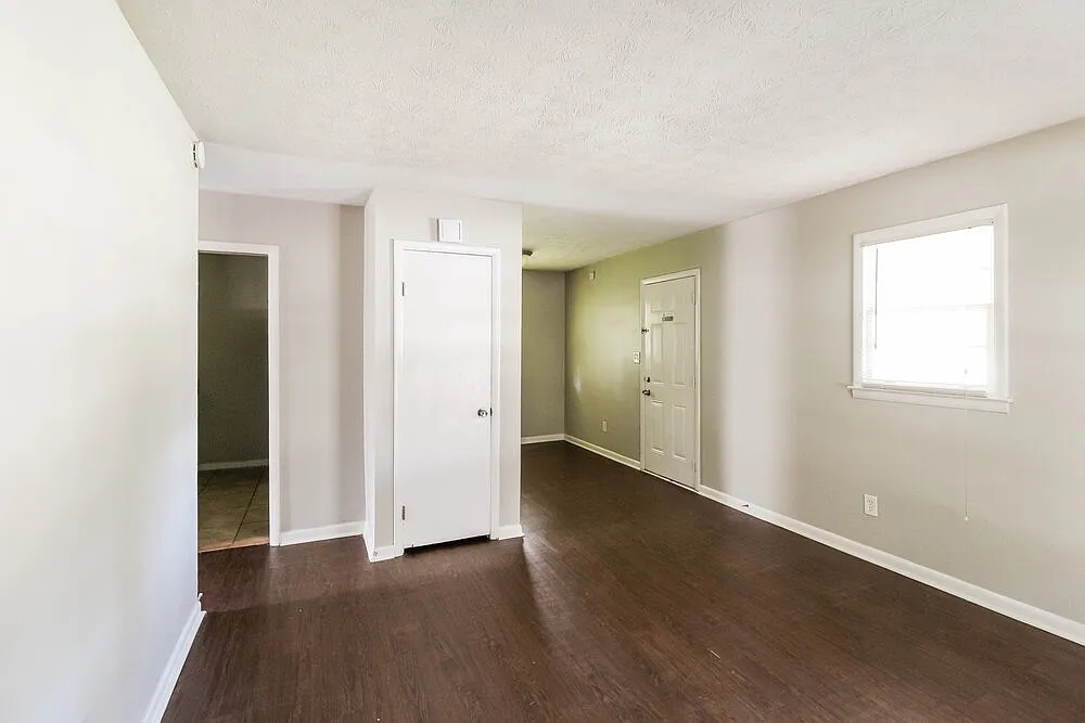 3 bed, 1.5 bath, 1186 sqft, $1,470 — Photo 4