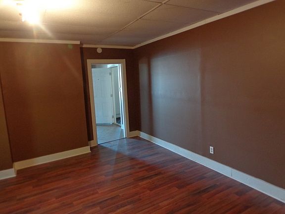 2nd image of 601 Elder St APT A