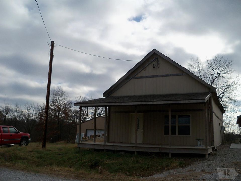 2nd image of 421 Main St