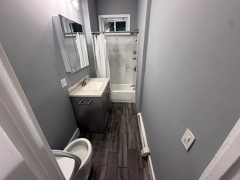249 Orms St #I — Photo 12