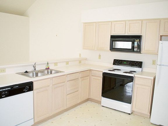 4th image of 1740 Whippoorwill Ln