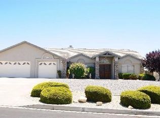 16221 Ridgeview Dr, Apple Valley, CA 92307
