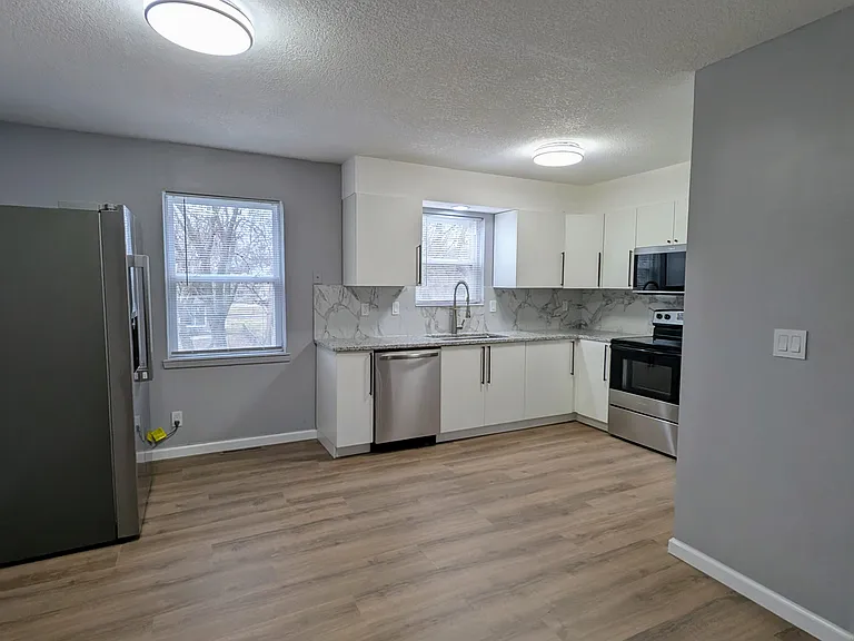 8324 Robinson St — Photo 16