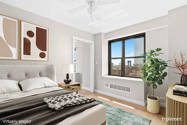 Sold by Triplemint | media 5