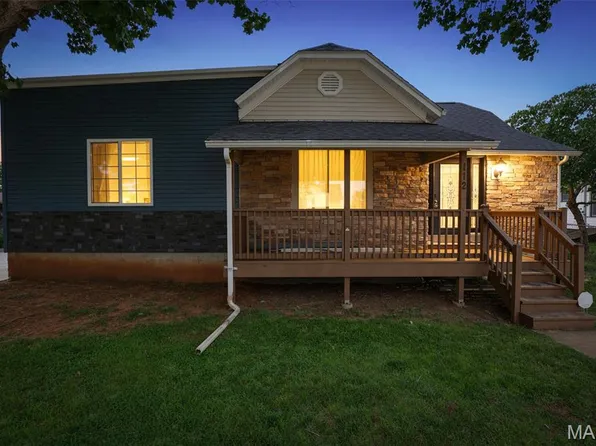 112 N White Oak St, Desloge, MO 63601