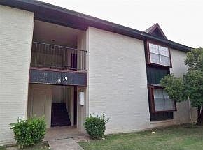1st image of 1819 E Lindsey St