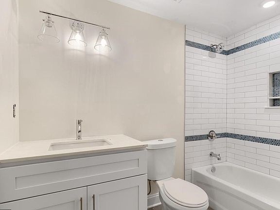 3rd image of 511 E Gorgas Ln #B