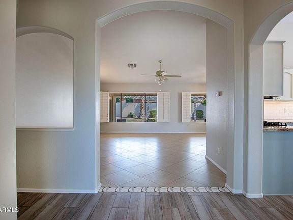 4th image of 15644 W PICCADILLY Road