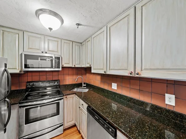 230 Willard St Unit 602, Quincy, MA 02169