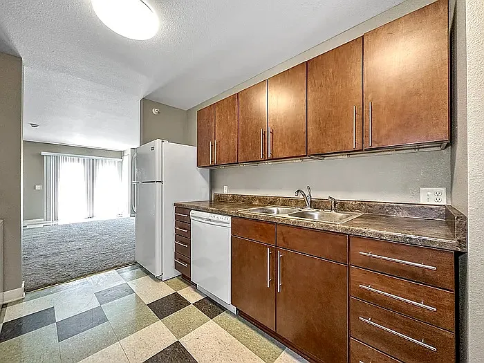 2440 SW 9th St #3 — Photo 6