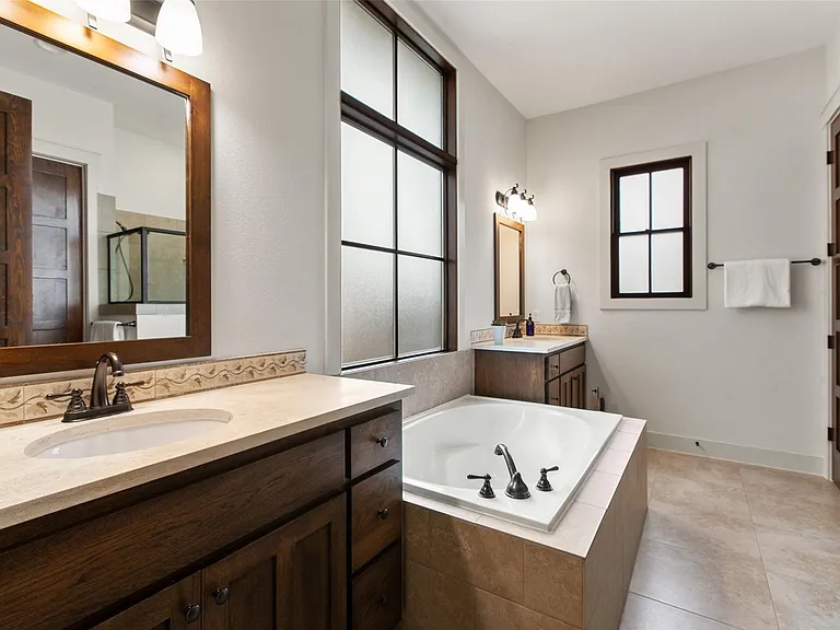 2516 Tom Miller St — Photo 16